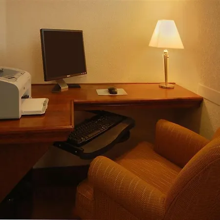 Best Western Town House Lodge 